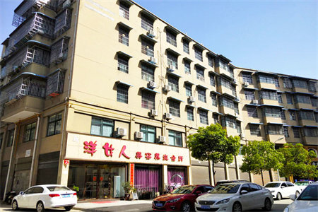 城东缇香郡一期3室2厅2卫178万152m2精装修出售